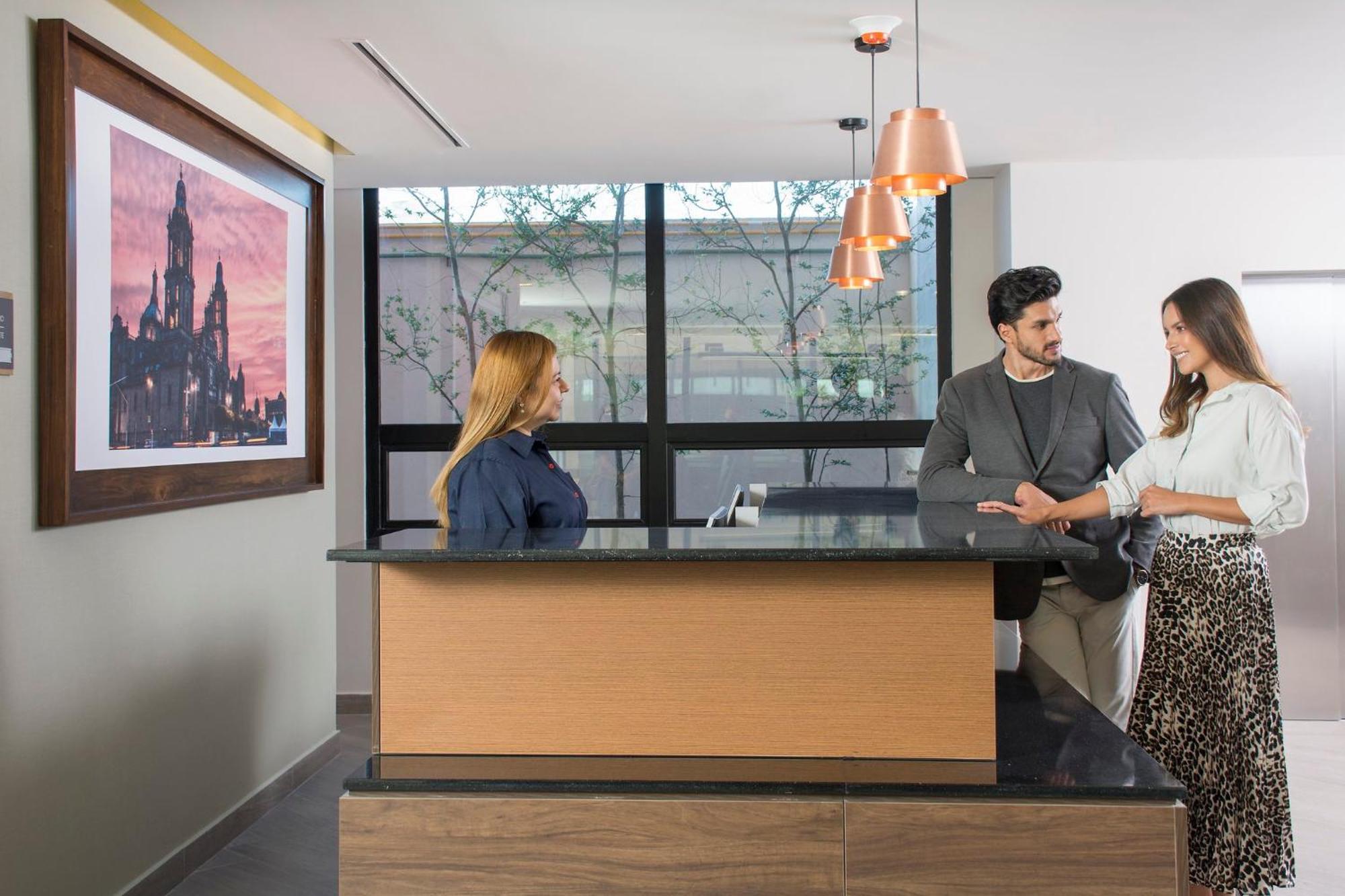 Staybridge Suites - Guadalajara Novena By Ihg Zewnętrze zdjęcie