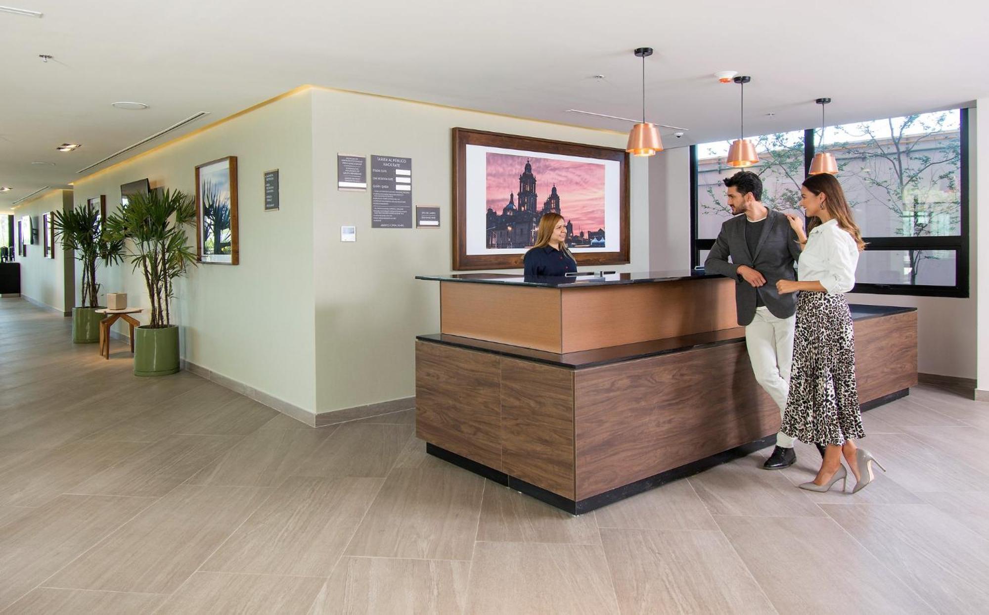 Staybridge Suites - Guadalajara Novena By Ihg Zewnętrze zdjęcie