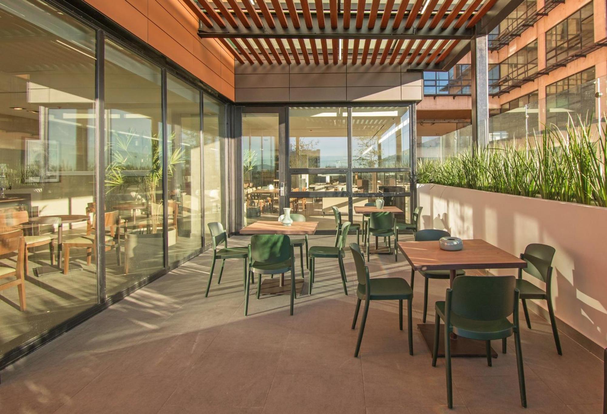 Staybridge Suites - Guadalajara Novena By Ihg Zewnętrze zdjęcie